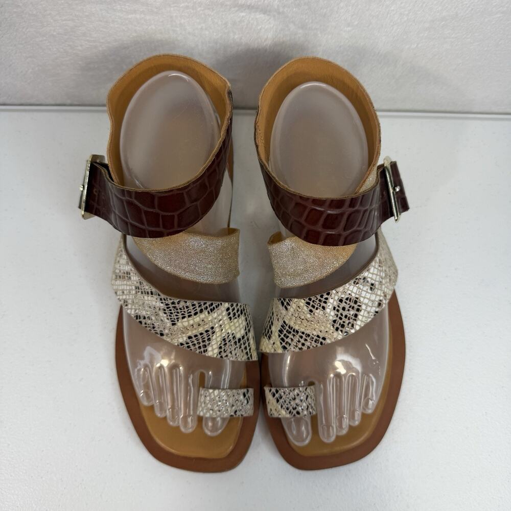 Diba True Women's 7 Cite See Leather Sandal with Adjustable Strap and Toe Ring - Picture 6 of 12